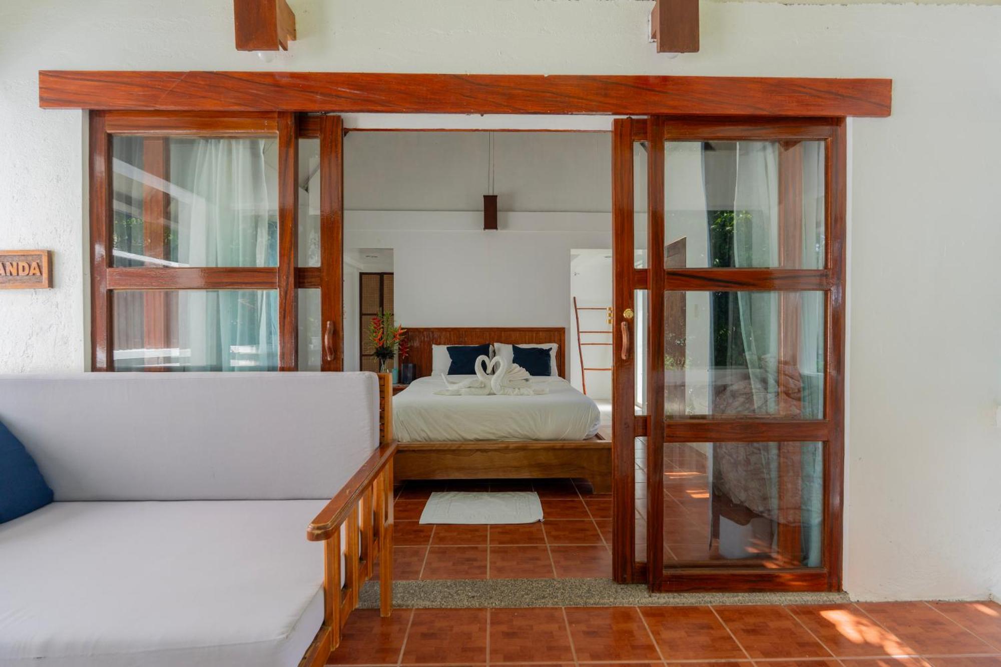 Casalay Boutique Villas & Dive Puerto Galera Eksteriør billede